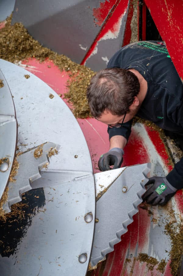 MESSERPLATTENMAGNET MIT HALTER – Bild 9
